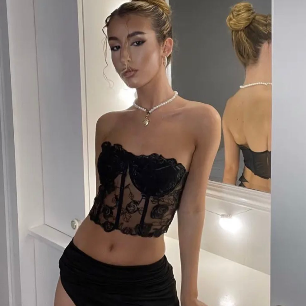 Top encaje negro