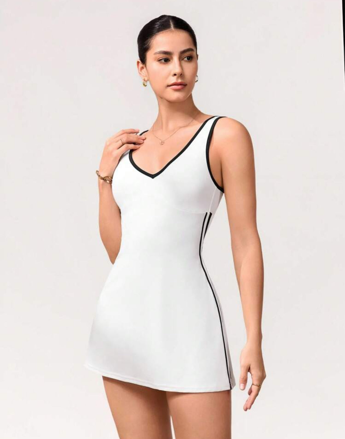 Vestido deportivo blanco